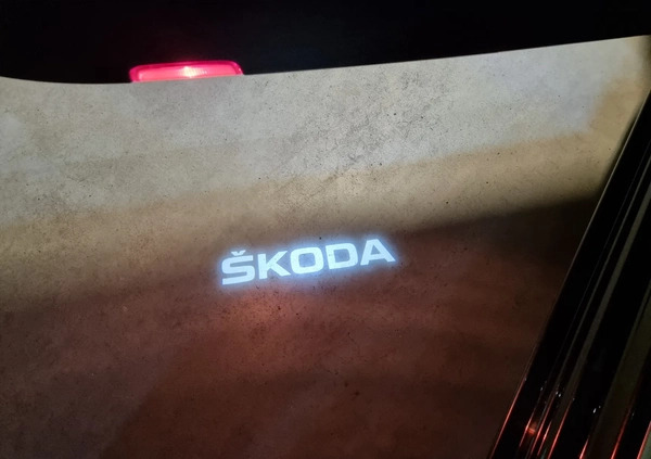 Skoda Superb cena 113899 przebieg: 106000, rok produkcji 2019 z Sosnowiec małe 781
